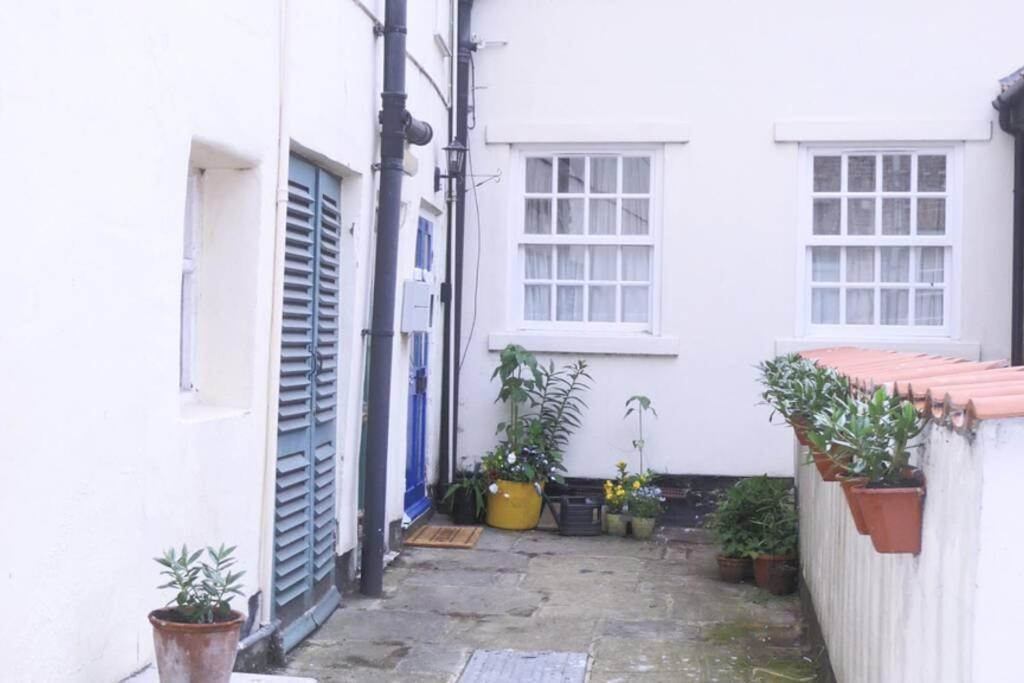 Kikas Cottage, Rear 89 Church Street, White Horse Yard Whitby Dış mekan fotoğraf